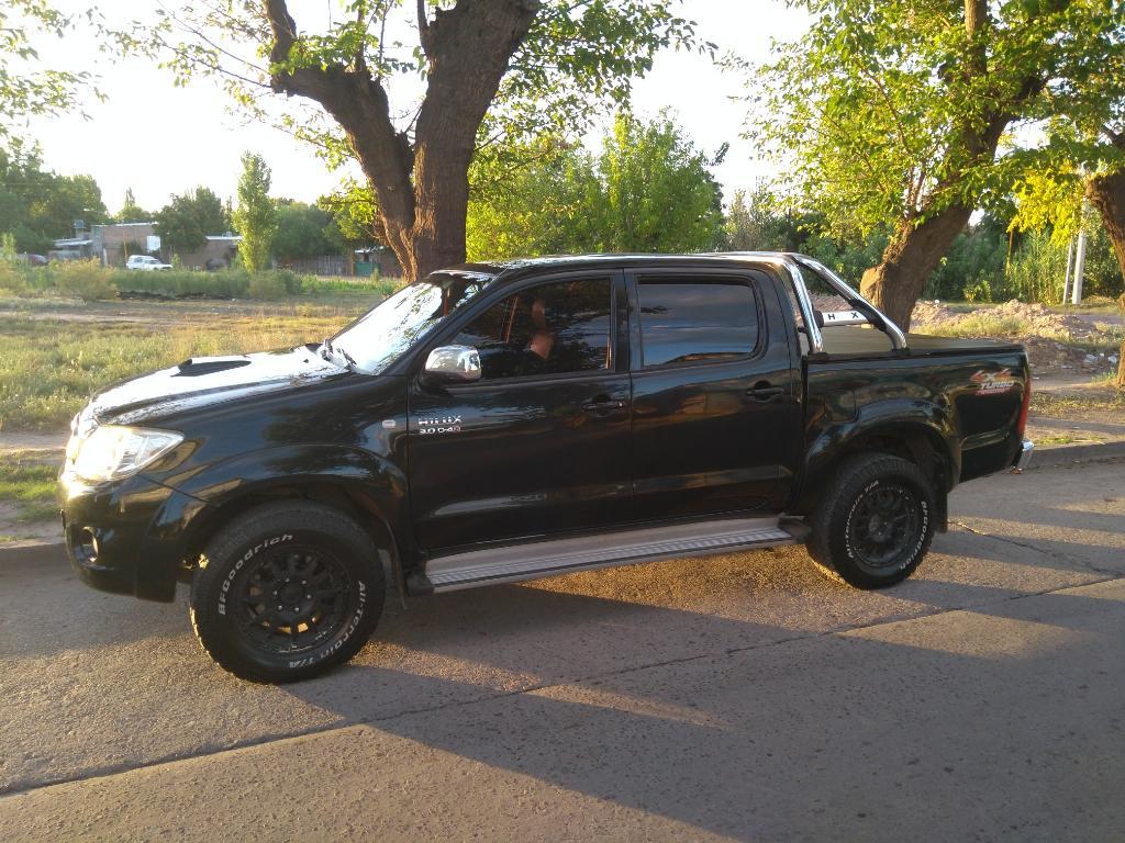 Vendo Toyota Hilux 3.0 Srv 4x4 Cuero