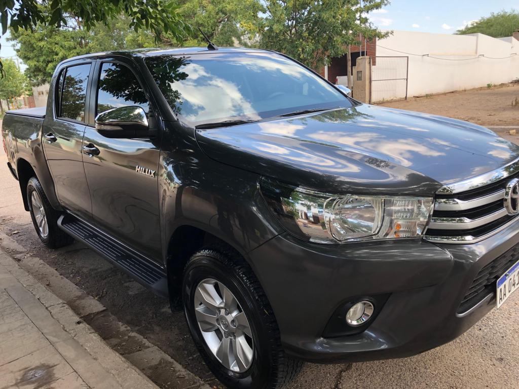 Vendo Toyota Hylux  Nueva  Km4x2 Full