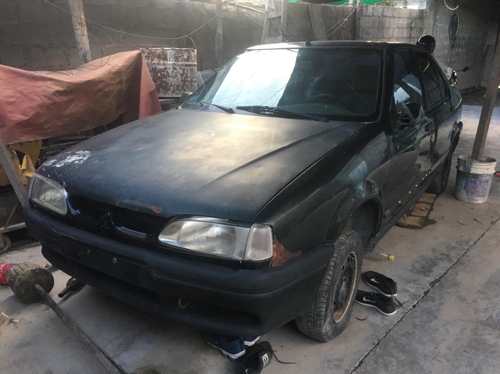 Vendo Renault 19 sin motor