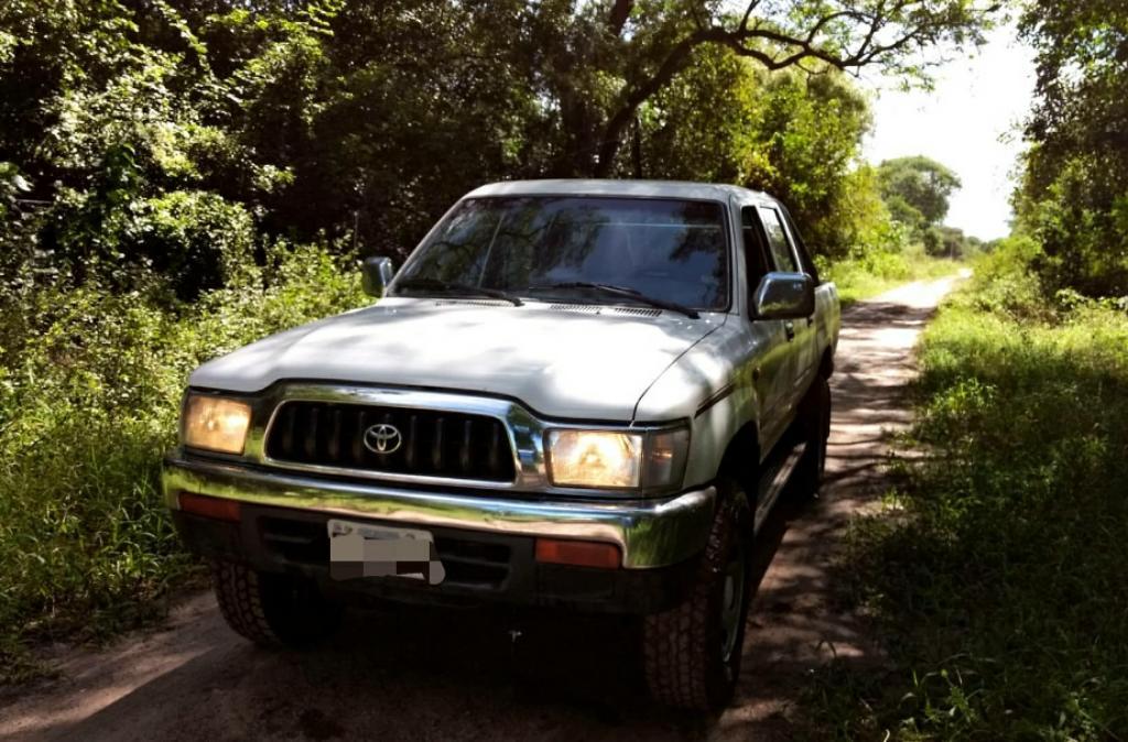 Toyota Hilux Srv km