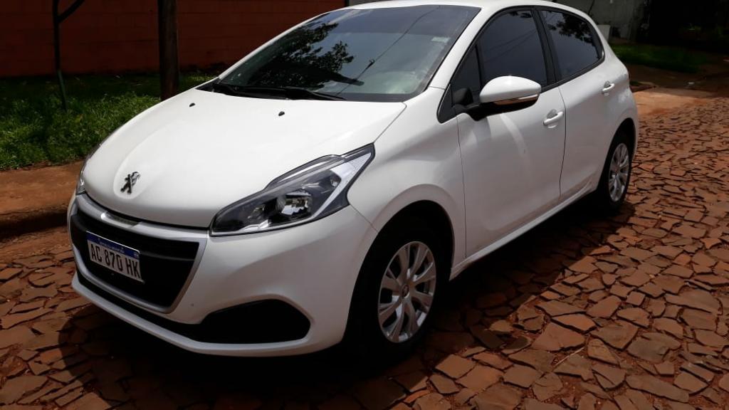 Peugeot 208 Active  Km