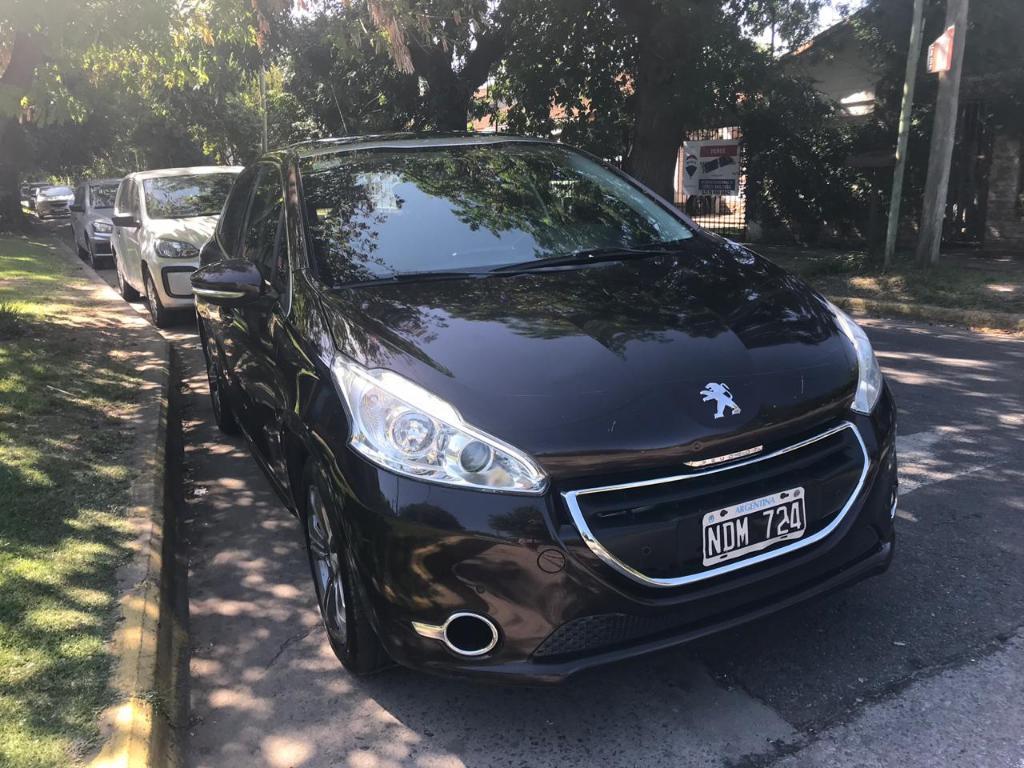 Peugeot 208 Feline