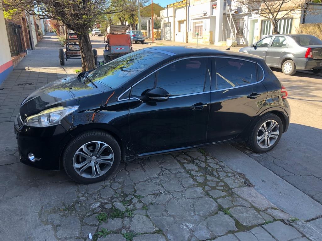 Peugeot 208 Feline