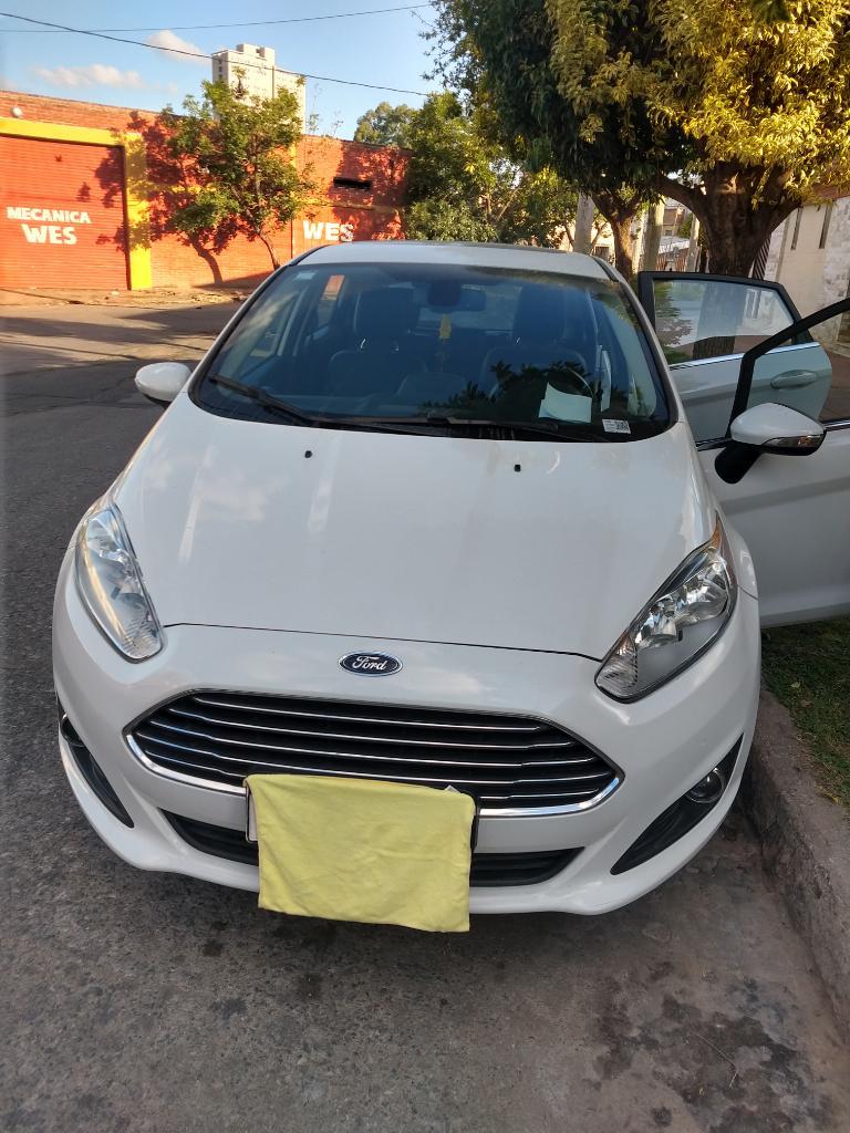 Vendo Ford Fiesta Kinetick Titaniun