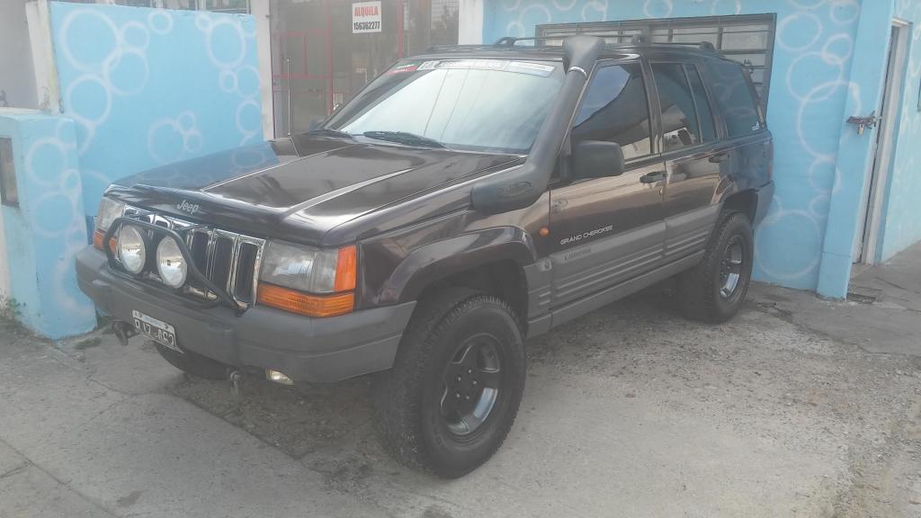 Jeep Grand Cherokee Laredo 6 cilindros