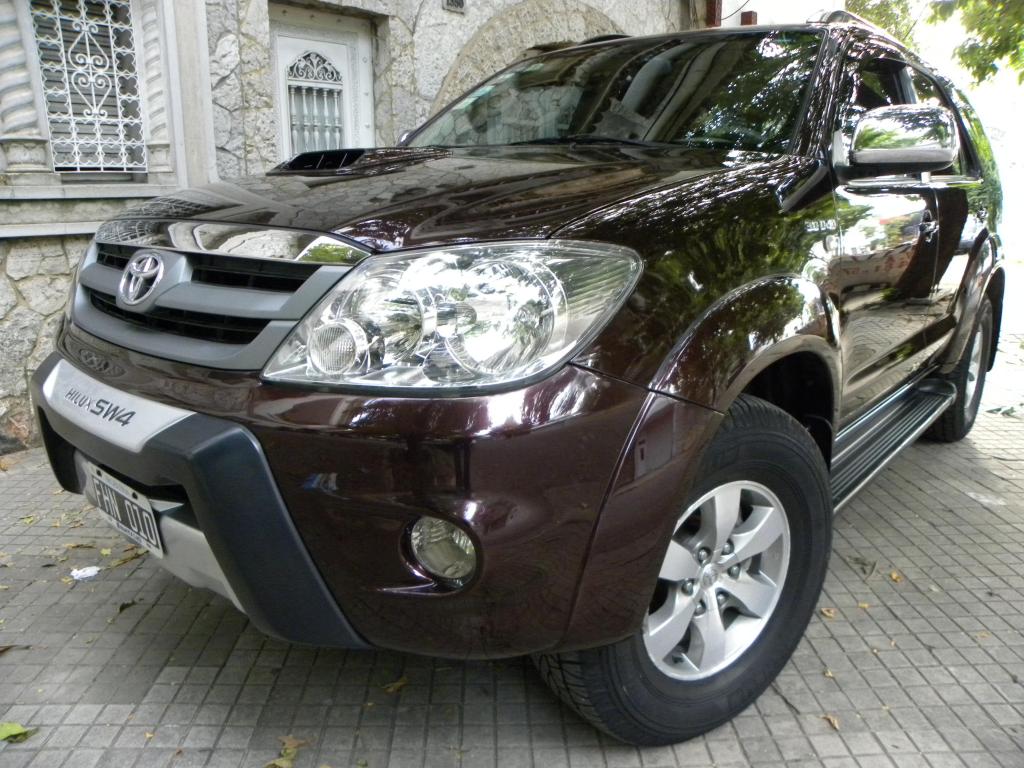 Toyota Hilux SW Tdi SRV 4x4 automatica  kms