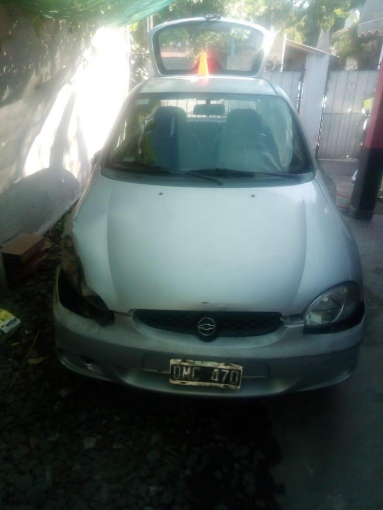 Corsa Wind 3 puertas sedan BASE  km leer