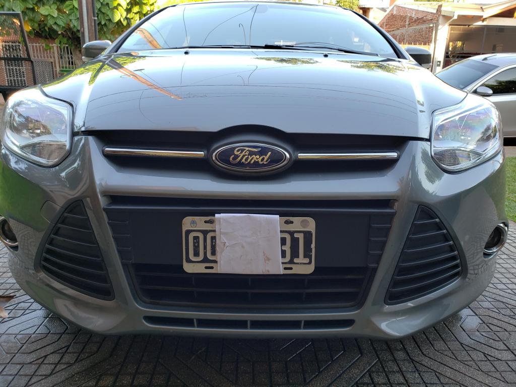 Vendo Ford Focus SE PLUS