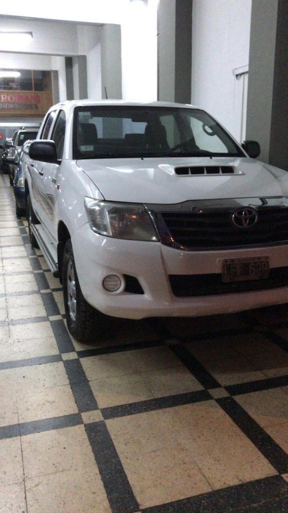 Toyota Hilux  Dx 2.5 4X2 Permuto