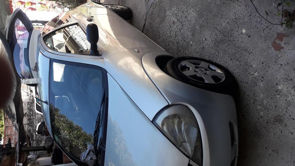 ford ka tatoo  con aire buen estado