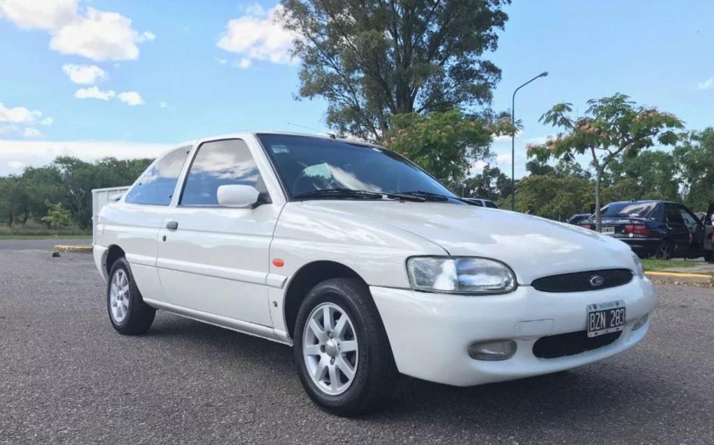 Ford Escort 1.8 Coupe 