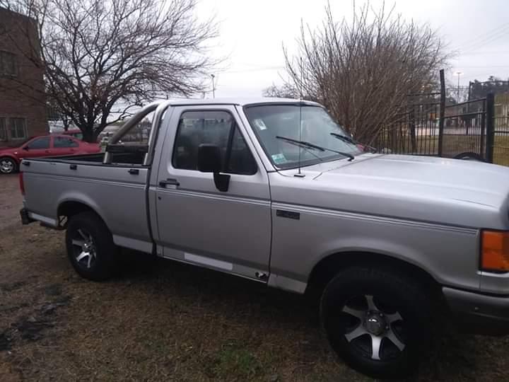 Ford F100 modelo 