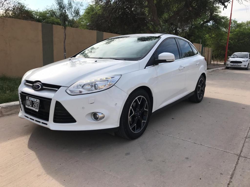 FORD FOCUS TITANIUM