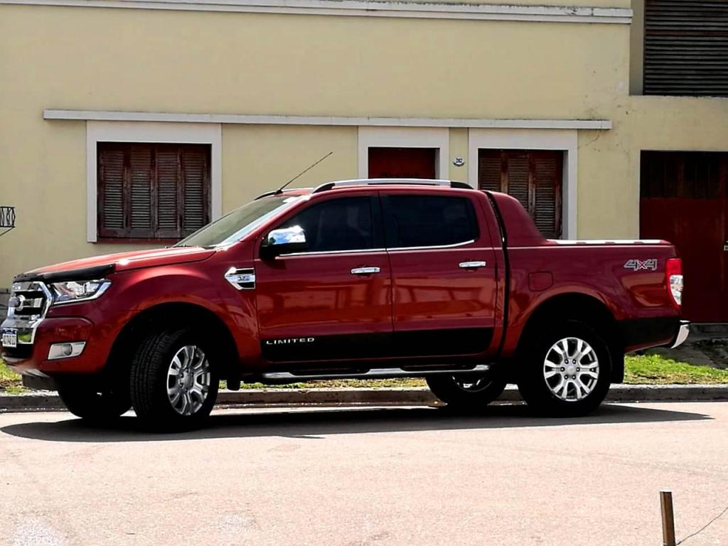 FORD RANGER 3.2 4X4 LIMITED  CV LINEA NUEVA  KM