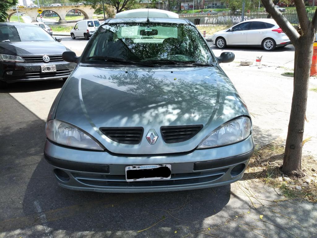 Renault Megane 1 tricuerpo  GNC