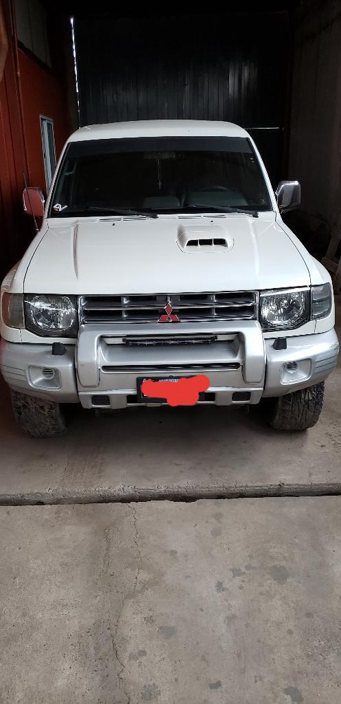 Mitsubishi Montero 2.8 Metal Top