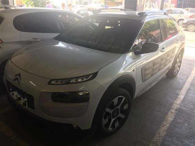 Citroën C4 Cactus 1.2 PureTech AT6 Shine (110 CV)