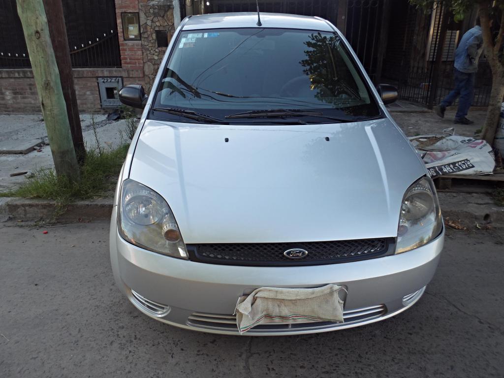 Vendo Ford Fiesta