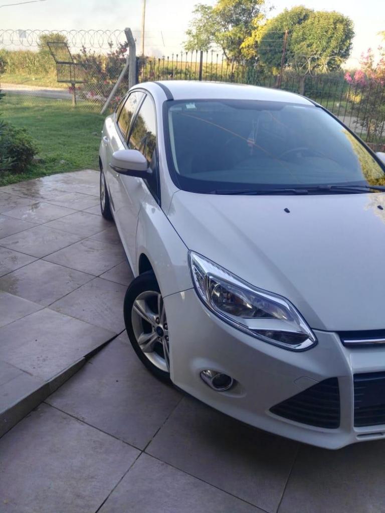 Vendo Ford Focus SE de 2L Recibo menor con GNC