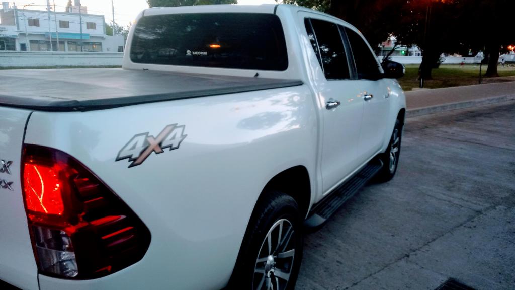 Vendo HILUX 4x4 impecable  Full