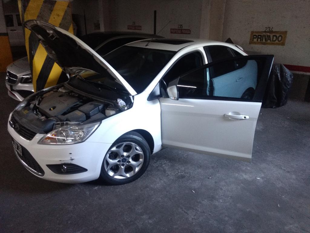 Vendo Ford Focus 1.8 Tdci  Ghia