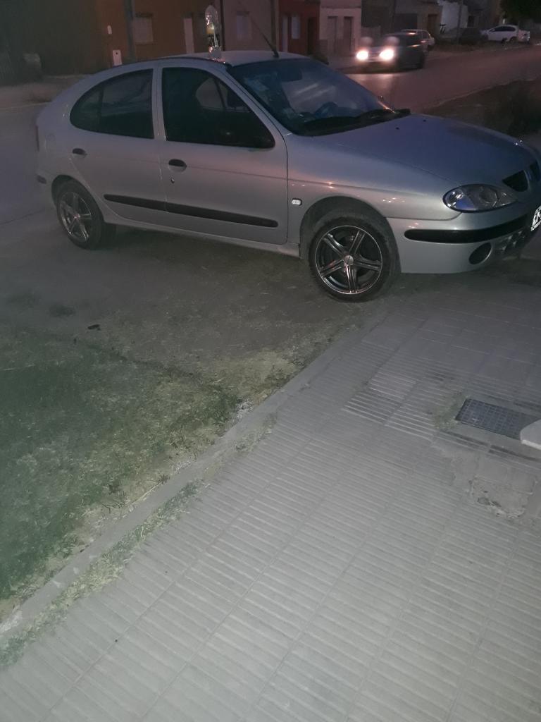 Vendo O Permuto Megane 07