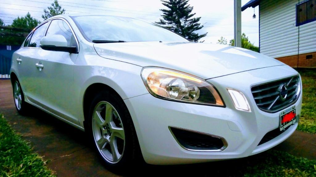 Volvo S60 T Mercedes Vento Honda