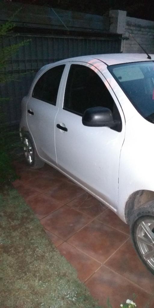 Vendo Nissan March 