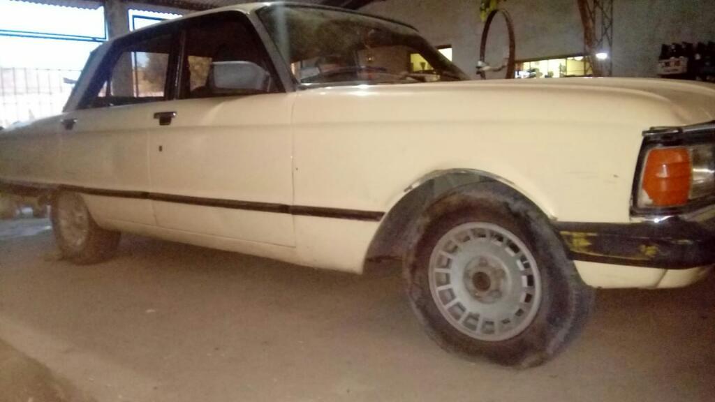 Vendo Ford Falcon Modelo 86