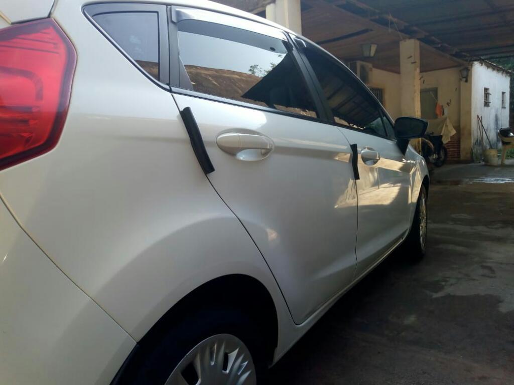 Vendo Ford Fiesta Kinetic Full