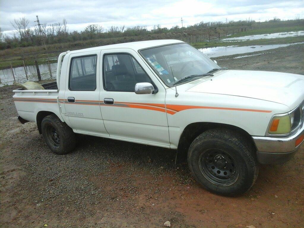 Toyota Hilux 2.4 4x2 doble cabina  con km Juan