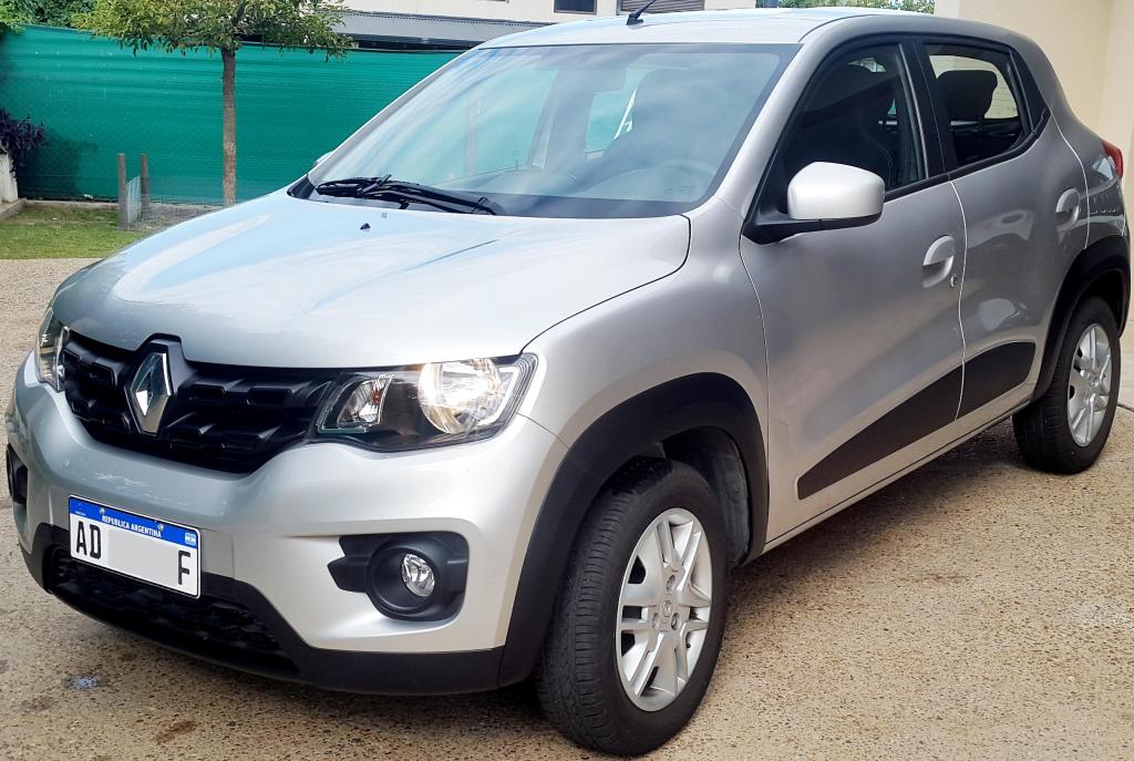 Kwid intens  / patentado enero  solo KM