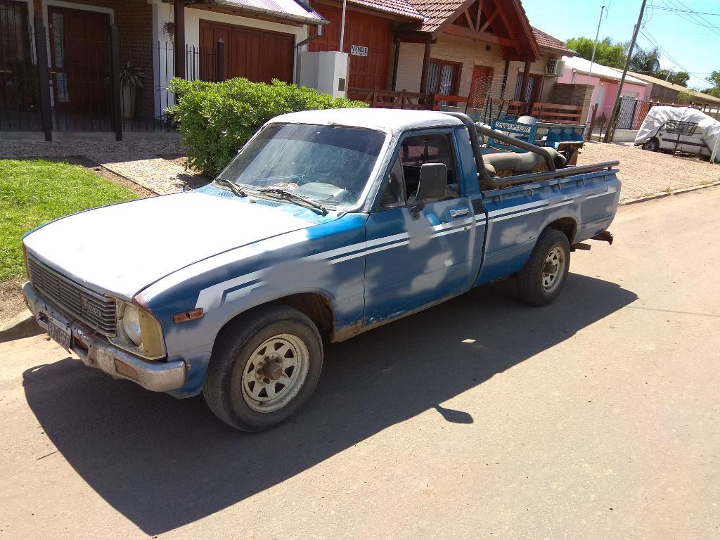 Toyota Hilux 81