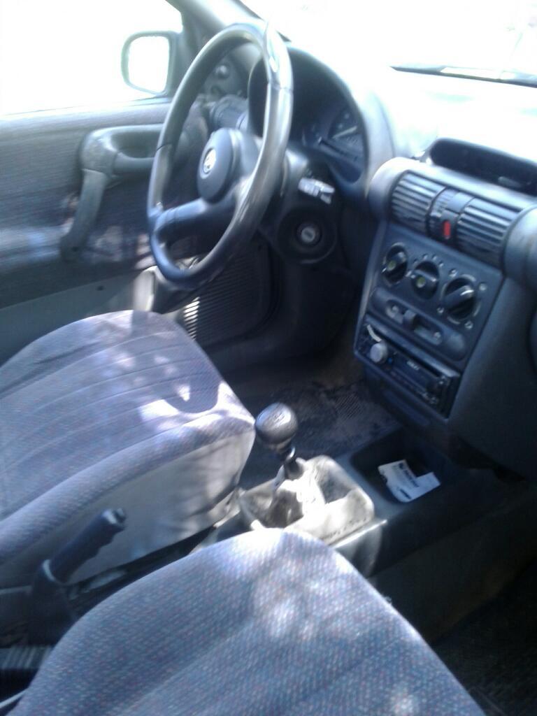 Vendo Corsa 94 Nafta 1.4