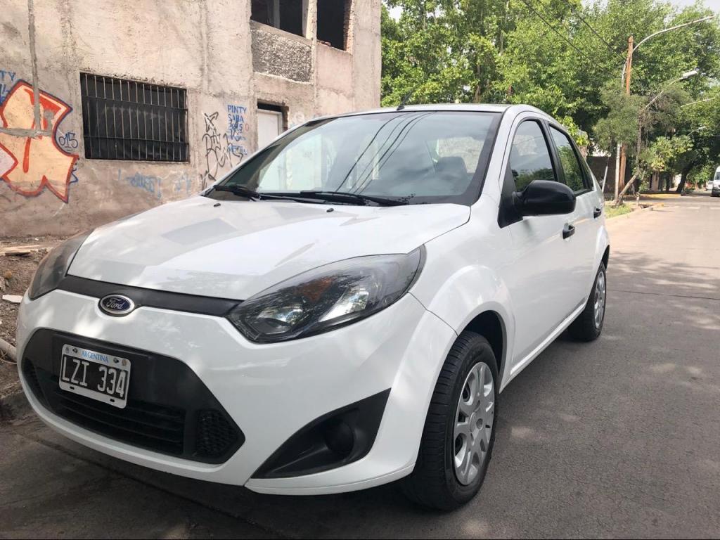 Ford Fiesta Max Impecable Pocos Km