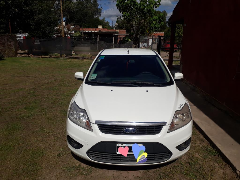 Vendo Ford Focus Trend Line 1.6nfta Gnc