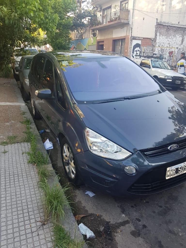 Ford SMax Tren