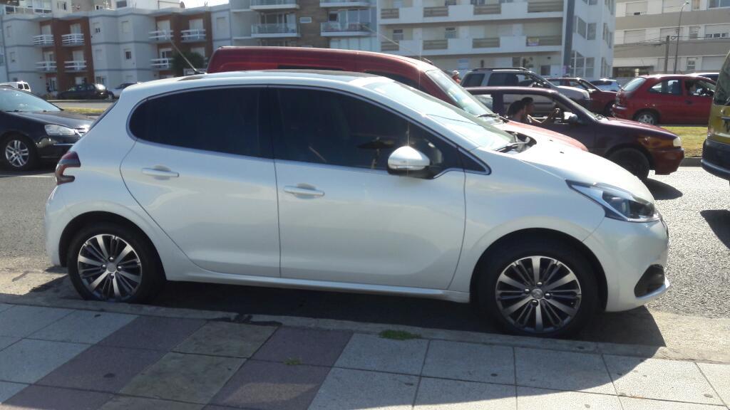 Peugeot 208 Feline 