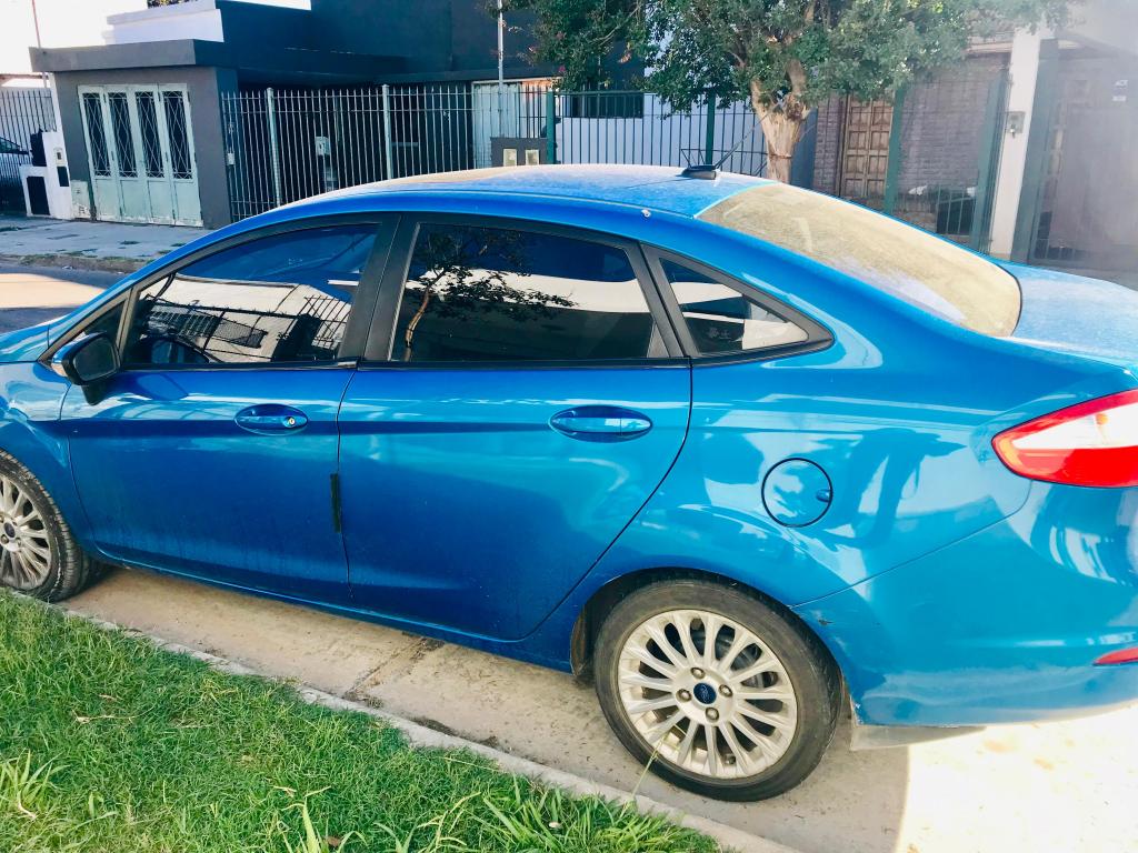 SE VENDE FORD FIESTA KINETIC IMPECABLE