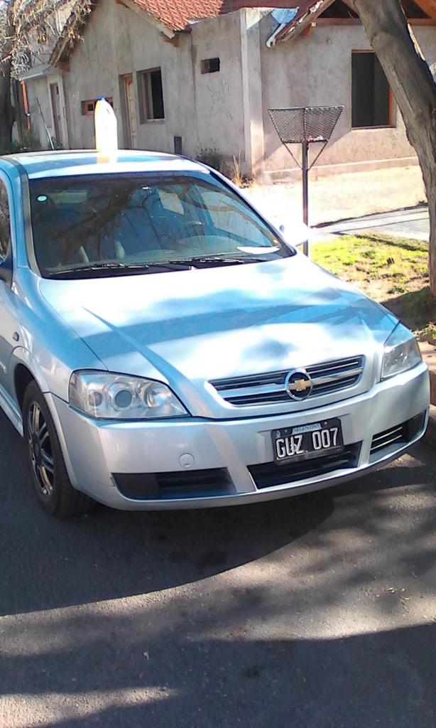 VENDO O PERMUTO CHEVROLET ASTRA .O 8 VALBULAS KM