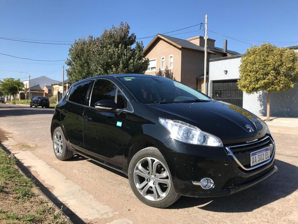 Peugeot 208 Feline 