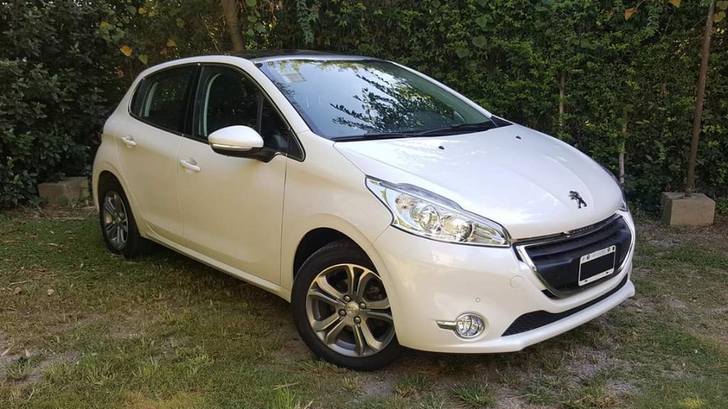 Peugeot 208 Feline 