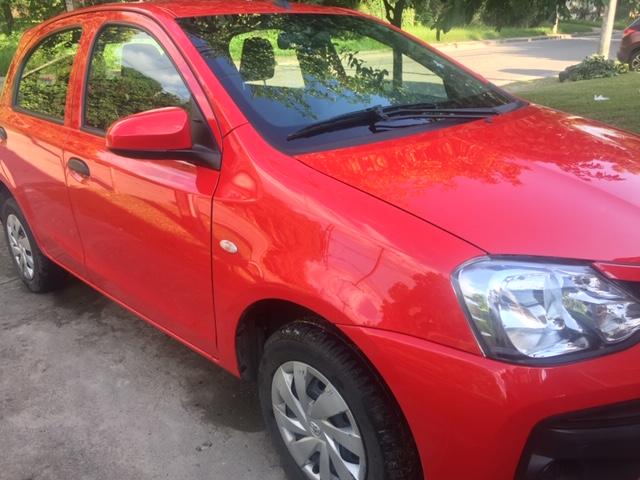 VENDO TOYOTA ETIOS X.  IMPECABLE