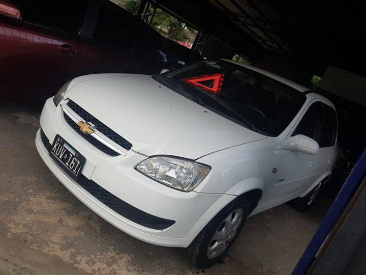 VENDO CORSA SPIRIT  FULL FULL GNC 