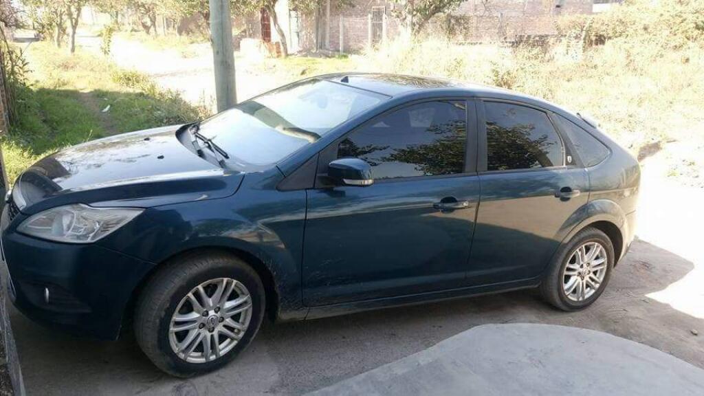 Vendo Focus Ghia  Tel 