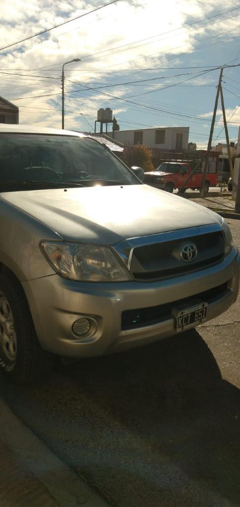 Vendo Toyota Hilux  Dx 