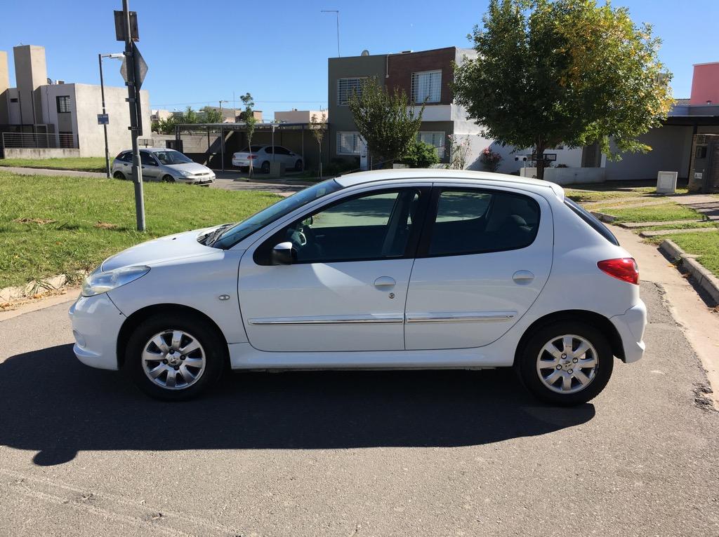 Peugeot 207 Compact con Gnc 