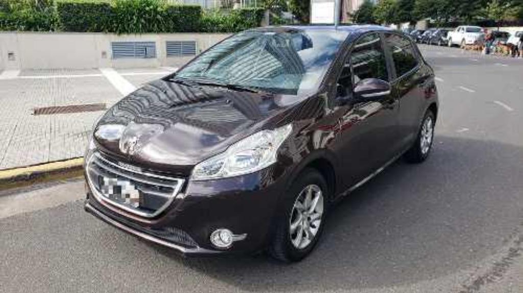 Peugeot 208 Allure Touchscrem 1.5