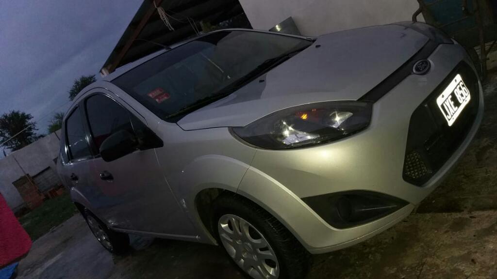 Ford Fiesta Max  Impecable