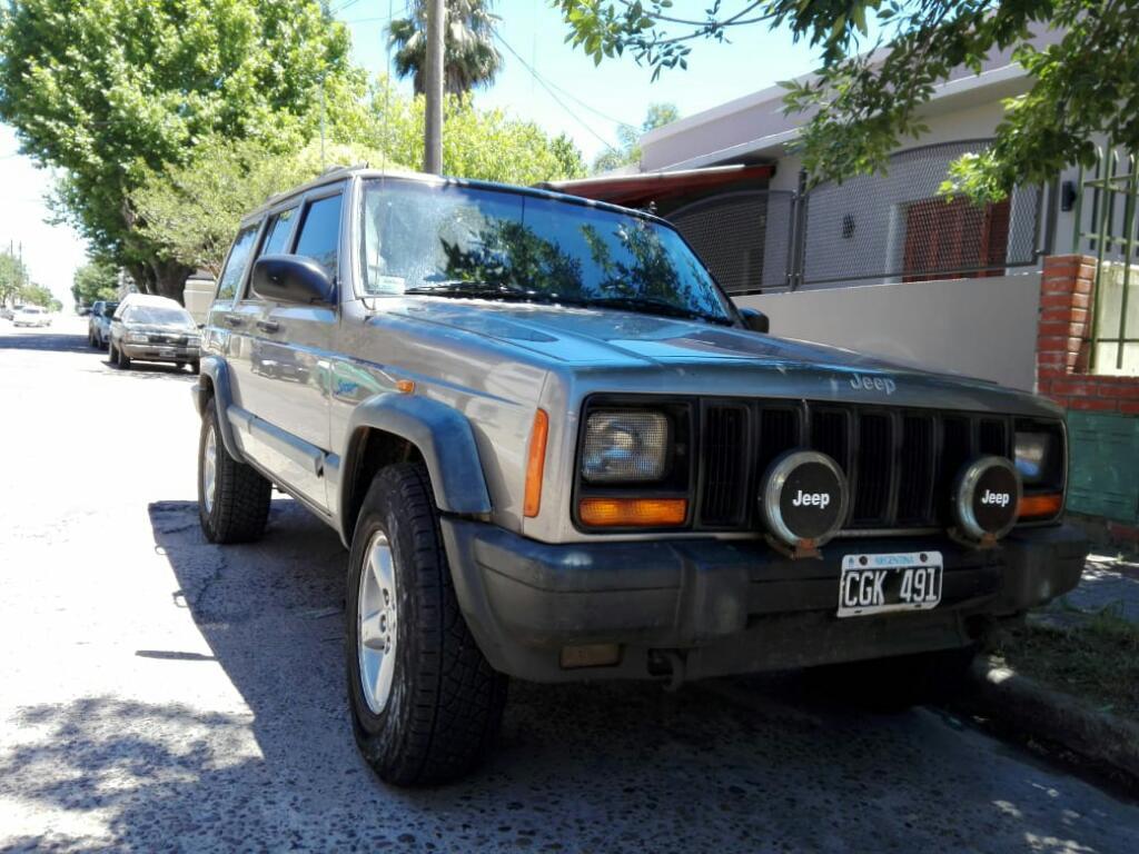 Vendo Cherokee Sport 98